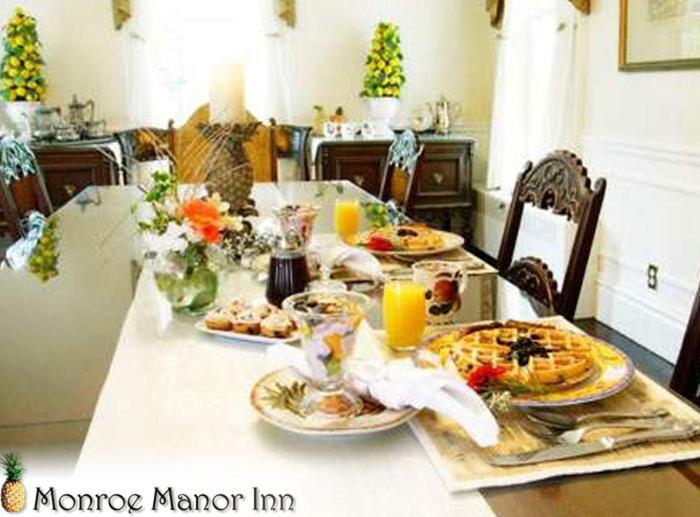 Monroe Manor Inn South Haven Buitenkant foto